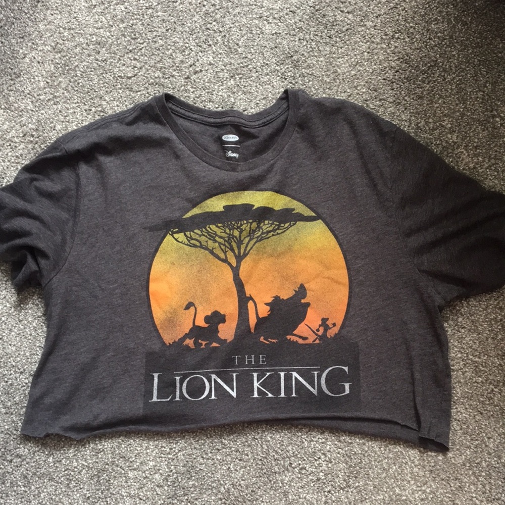 lion king t-shirt (cropped!!)